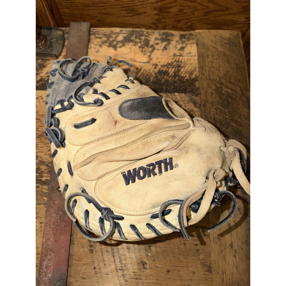 Worth Liberty Baseball Catcher Mitt America Model WLCM RHT 32" Circumference